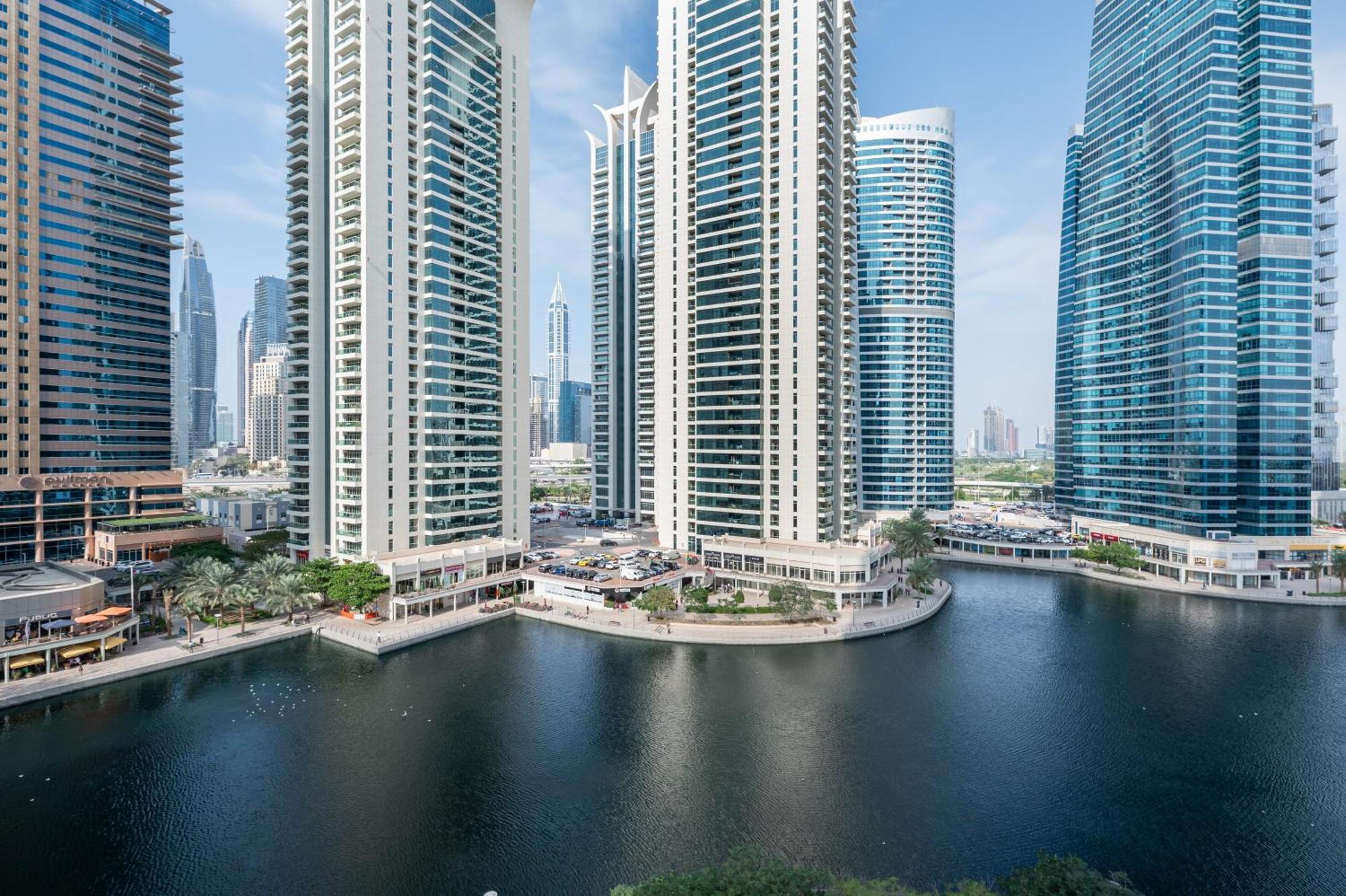 Upscale Studio Full Lake View In Goldcrest View Tower Dubaï Extérieur photo